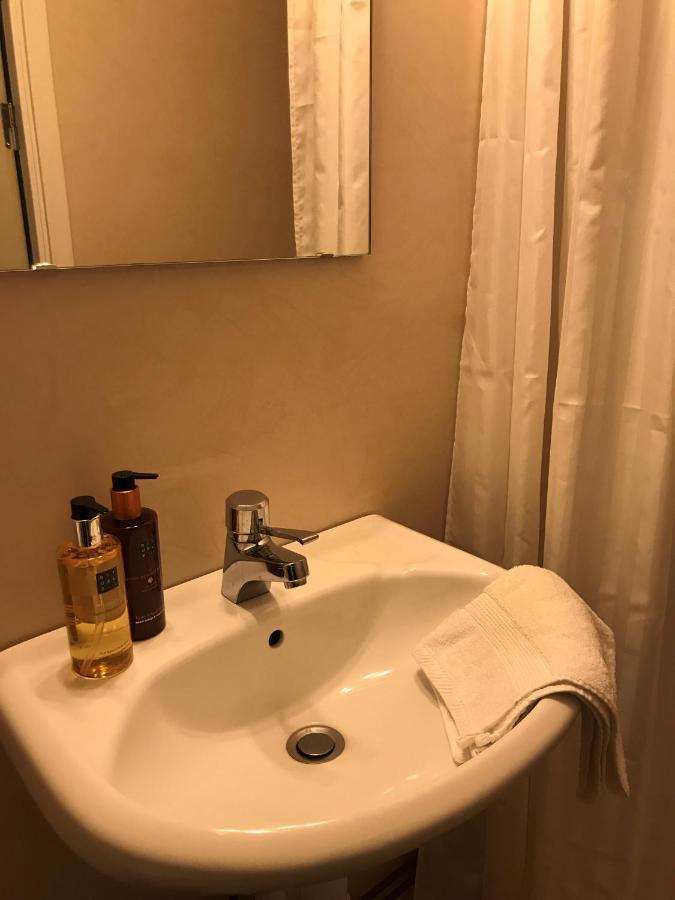 הונבוסטרנד Hotell Kaprifol מראה חיצוני תמונה